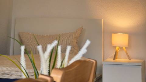 Monteurwohnung Dreieich – 2 Betten, PKW-Parkplatz, Balkon